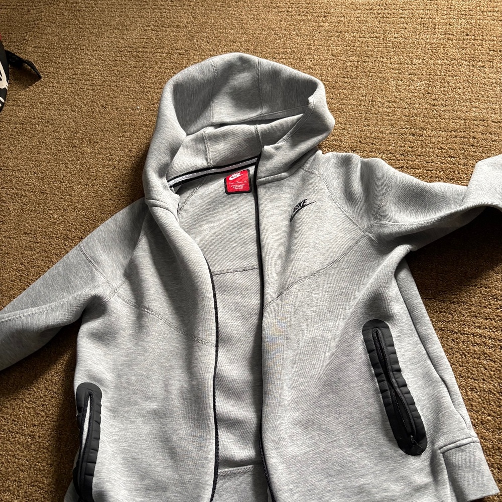 Grey Nike tech hoodie